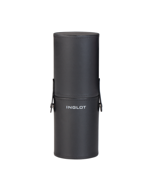 ROHR AUF SCHWARZERM PINSEL