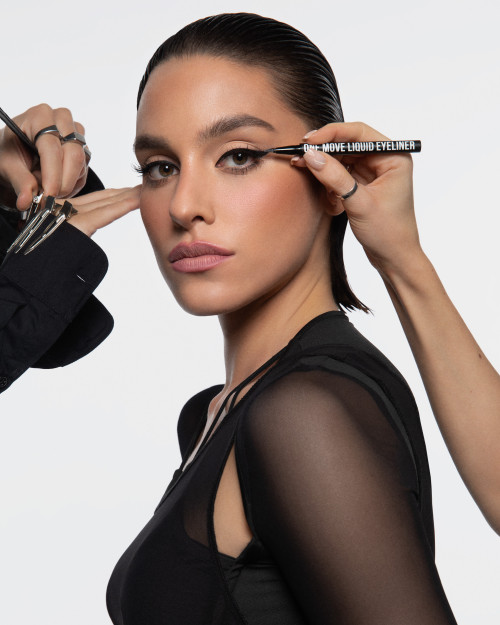 Tuș pentru ochi lichid One Move