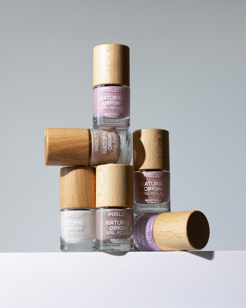 Cool manicure with a pearlescent finish - check out colors on trend.