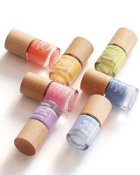 Naturally nourished nails filled with vivid colour!