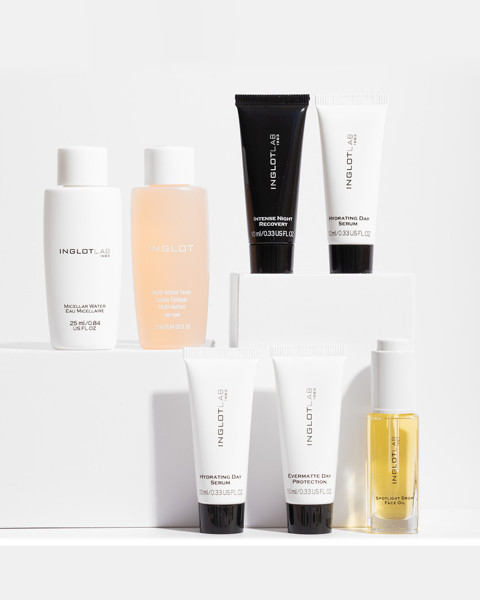 Mini cosmetics perfect for a summer trip